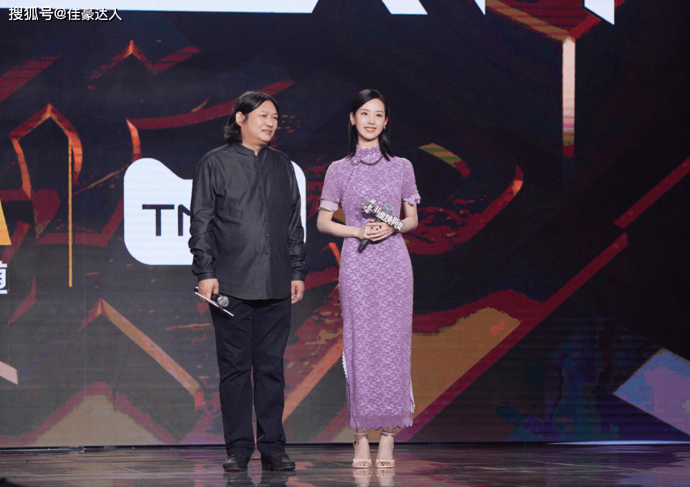 时装 陈都灵的清纯气质，在穿上旗袍后，真正体现出了什么是气质型美人