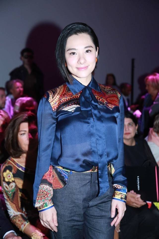 样式 大龄女性如何穿搭能显得年轻?看看这些穿搭!