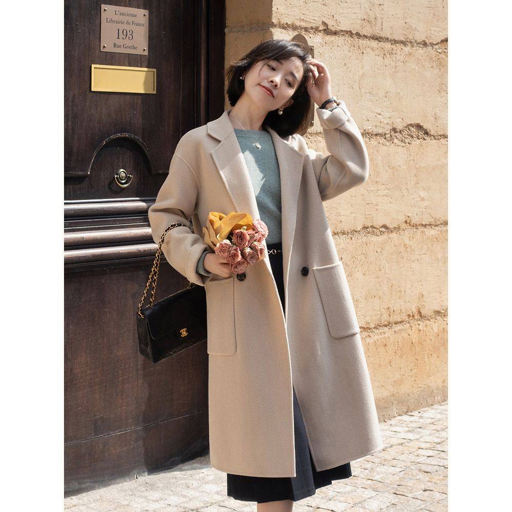 整体 秋冬穿大衣尽量少配打底裤，学时尚博主搭配半身裙，优雅更提气质