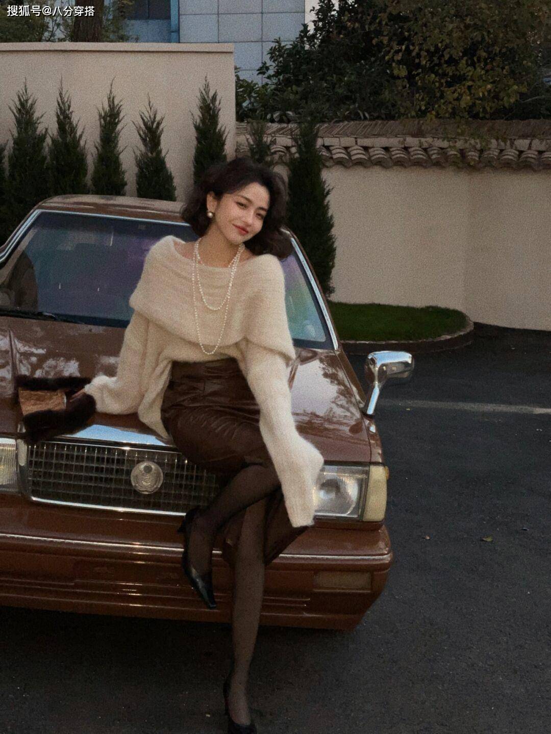 毛衣 冬季就适合穿“法式风毛衣”，这些单品百搭又显气质，美得高级