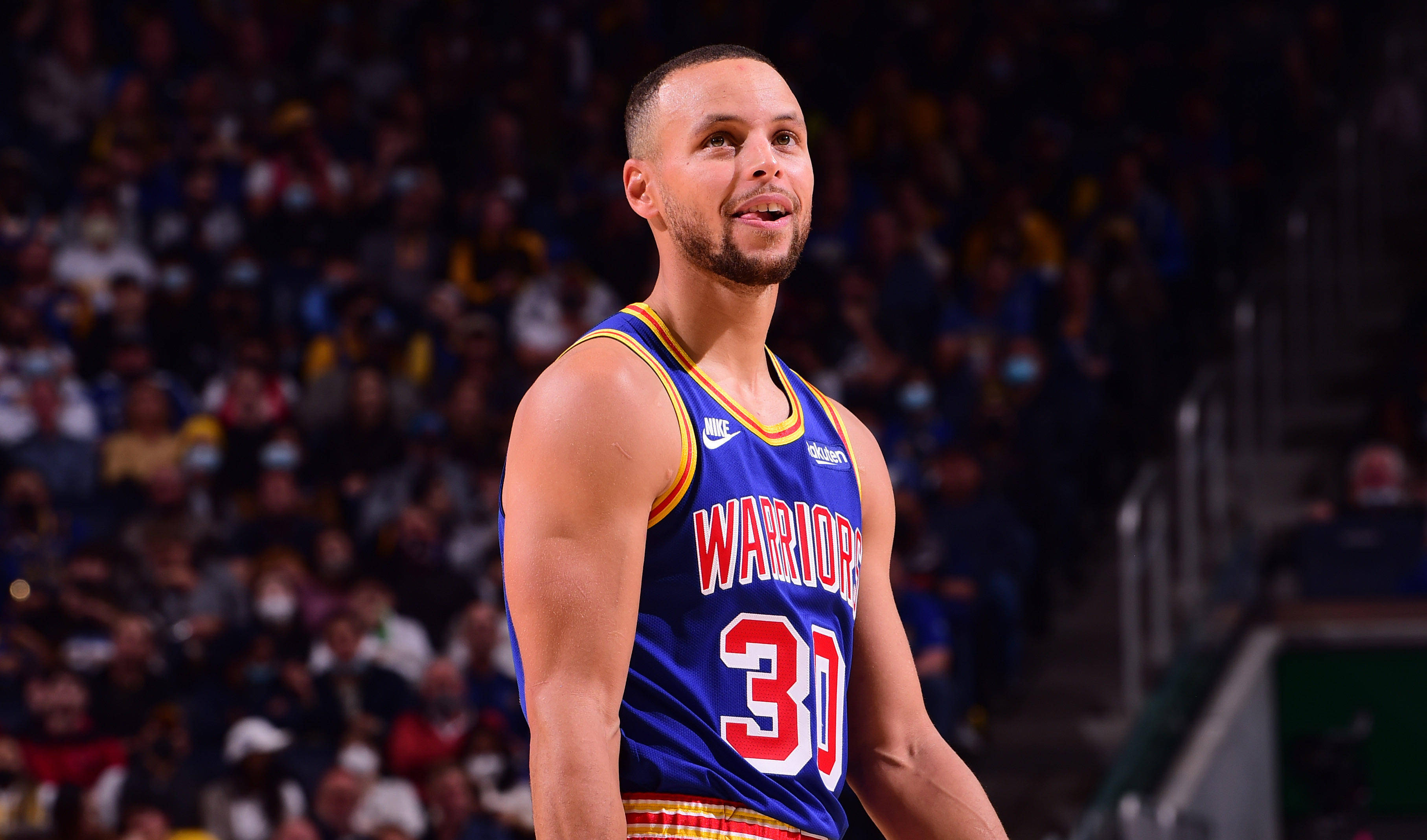 26分大胜!库里40 5超阿伦创纪录,维金斯重启养生模式,球哥5 3