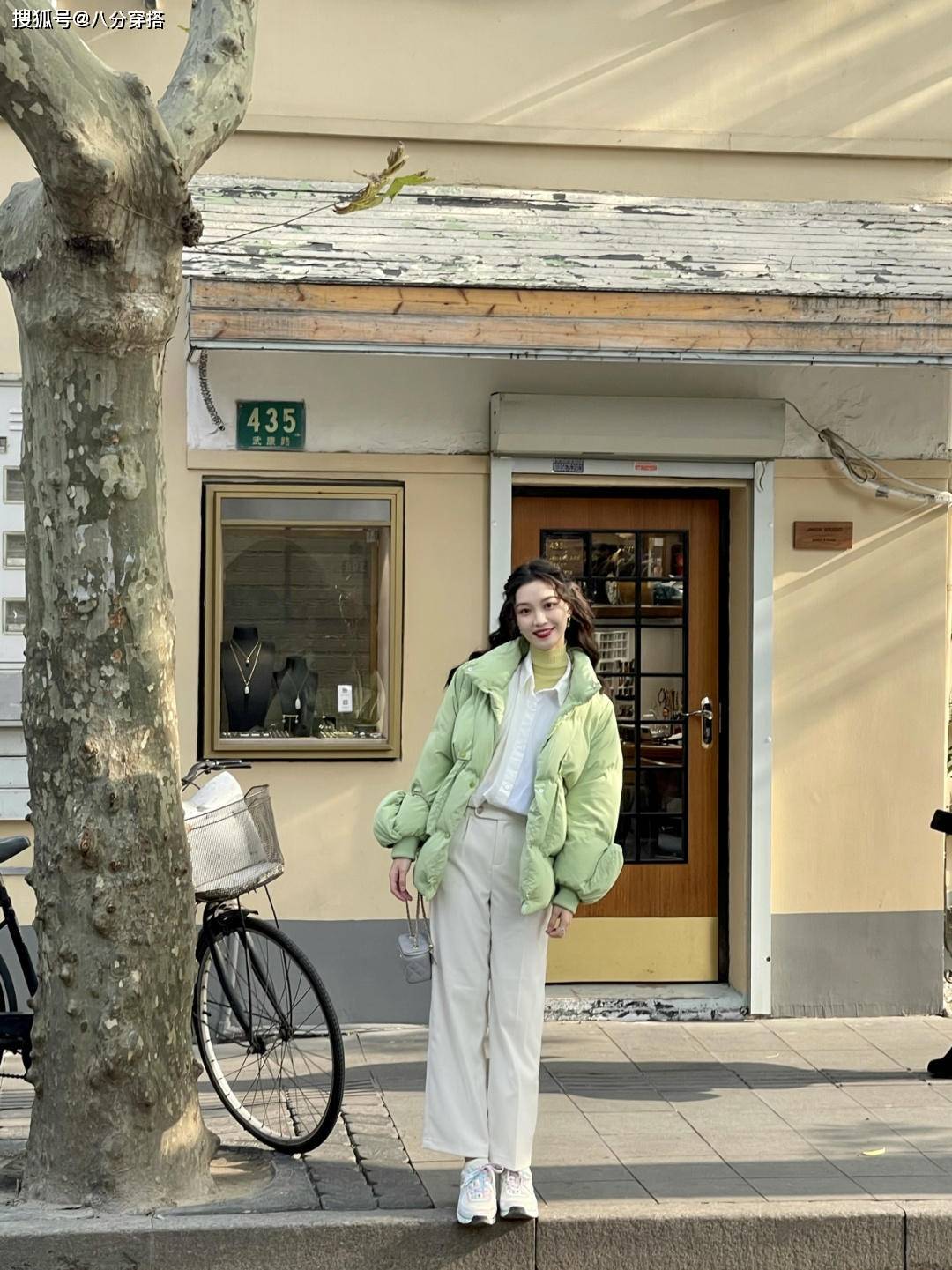 整体 降温后还是“面包服”保暖又洋气,这几款单品时髦百搭,美得高级