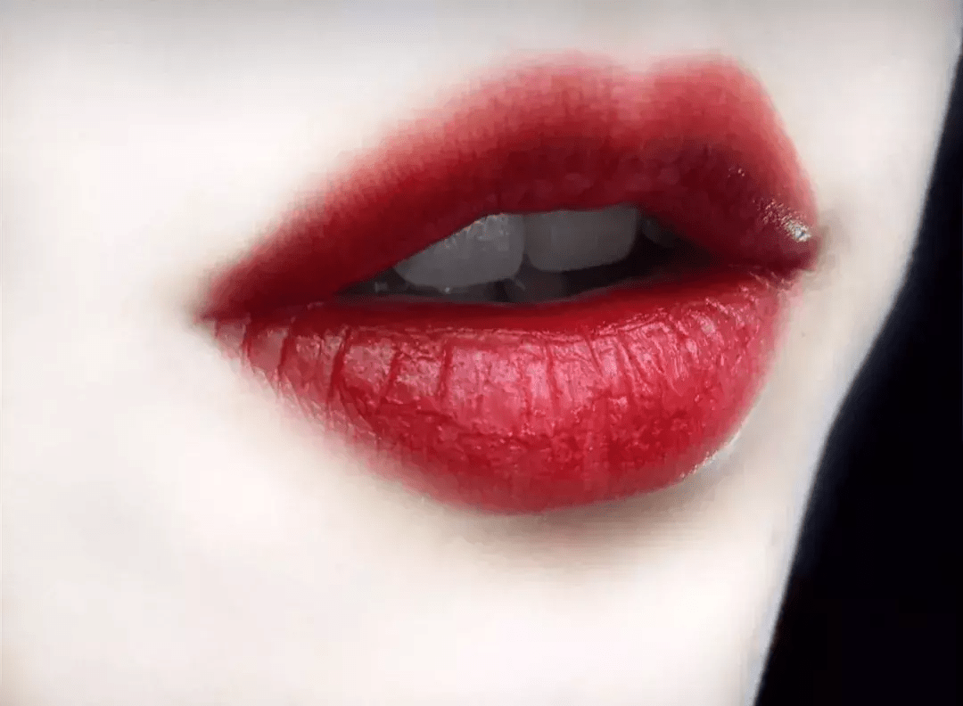 口红秋冬最火3种妆容，好看显白不挑人