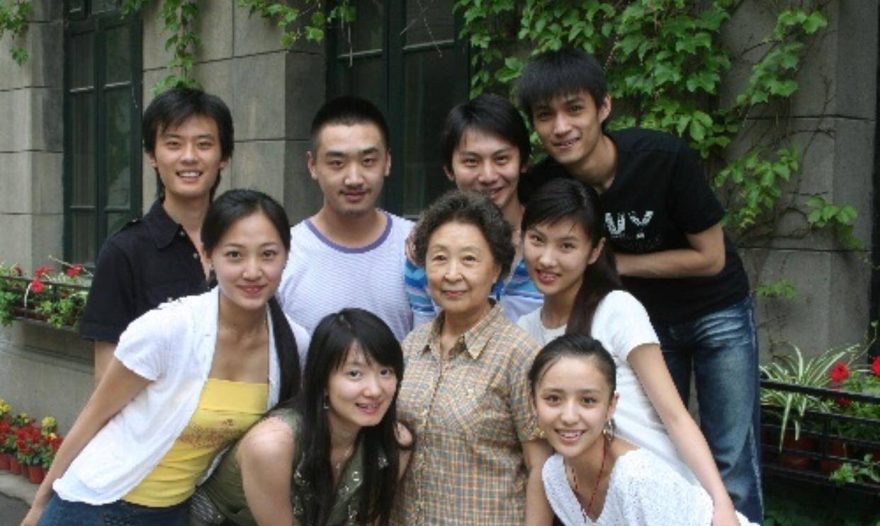 什么一脸苦相的佟丽娅,是从什么时候逆袭变美的?