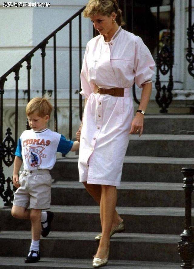 下装 时隔三十年,再看戴安娜王妃的40套经典造型,都少不了一条腰带