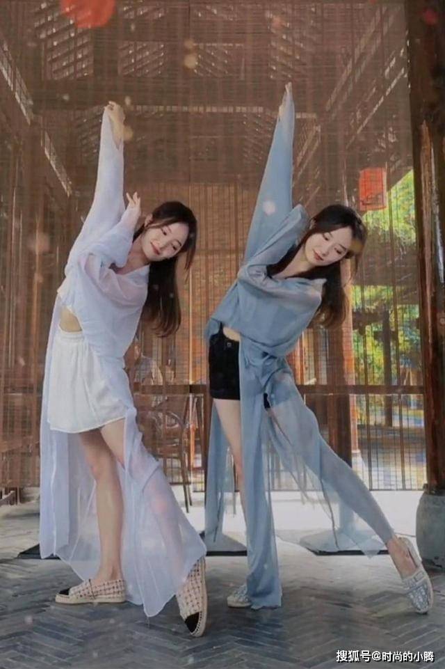 姐妹 双胞胎姐妹走红网络！长相清纯甜美，身材婀娜有致难怪穿啥都美