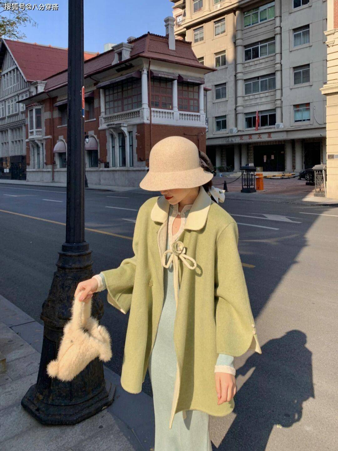 颜色 穿大衣懂选款很重要，这几个款式日常实用又百搭，普通人也能驾驭