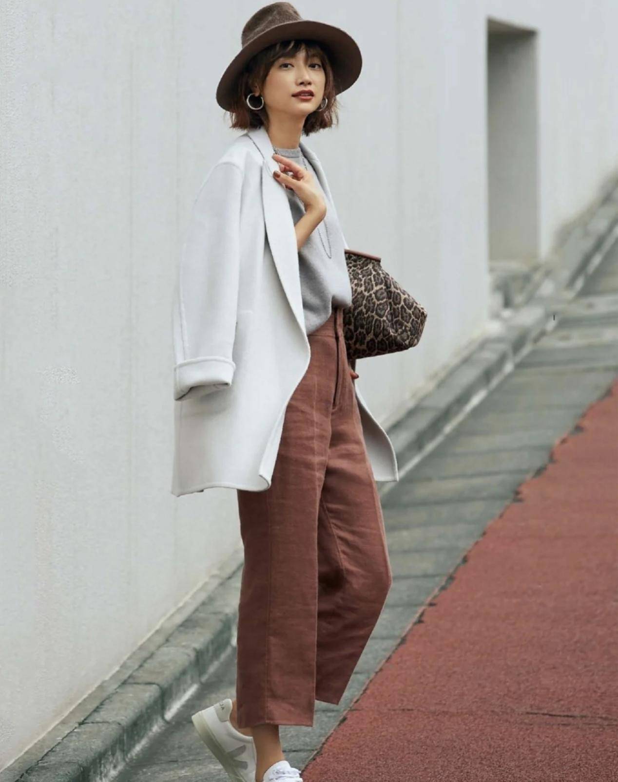 鹅蛋脸 戴帽子的季节到了，看脸型戴帽子，选对了堪比“整容”