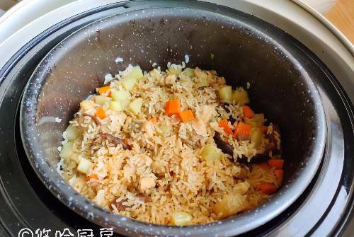 电饭煲|一个电饭锅搞定一顿饭，饭菜肉齐全，加一个鸡腿香喷喷