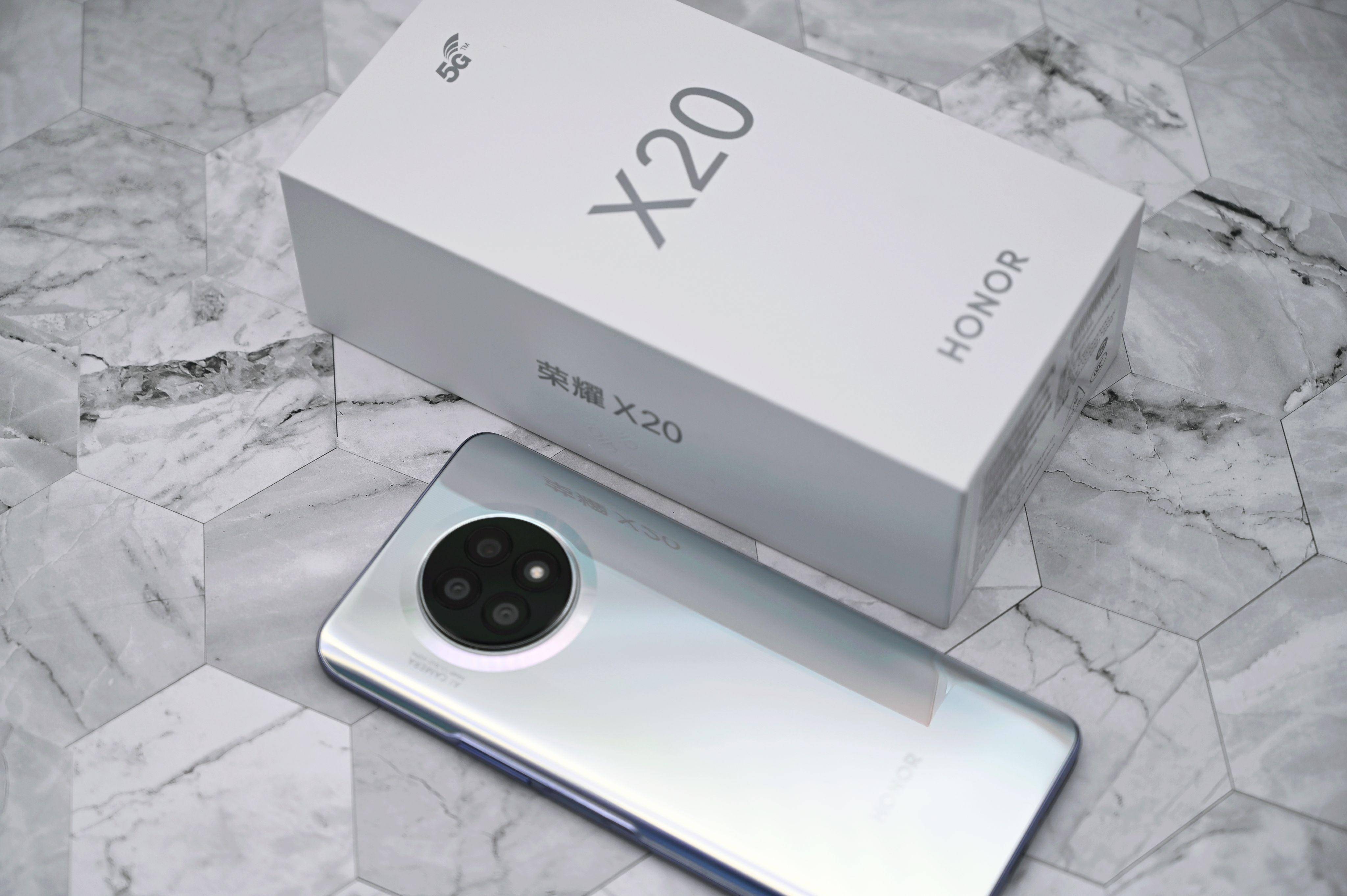 荣耀真香千元机,120hz屏 66w快充 64mp三摄,为何却不受待见?_华为