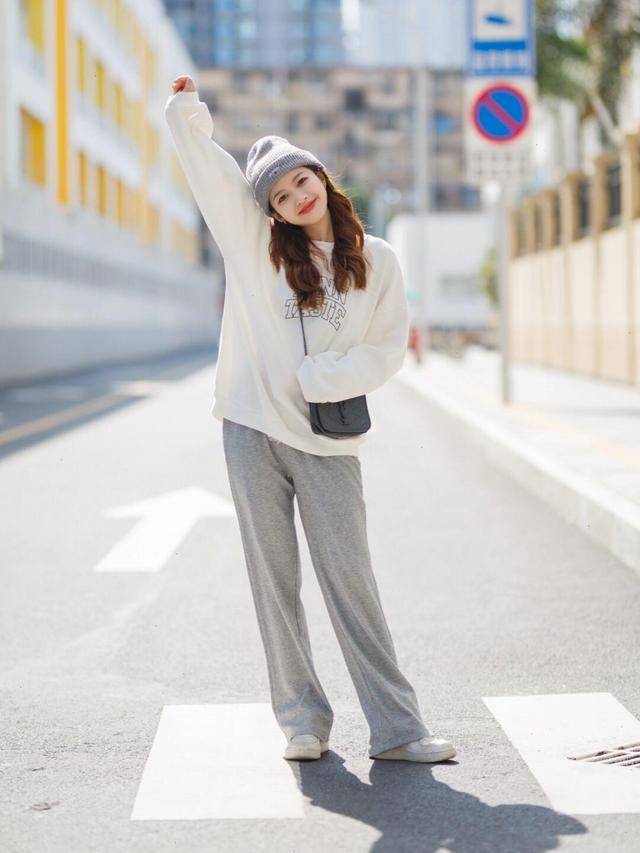 黑色 羽绒服也能够搭配出一种中性的帅气女人风格