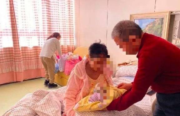 香火|娃越优秀越易“断香火”？34岁女博士坚持丁克，57岁妈妈怒生二胎