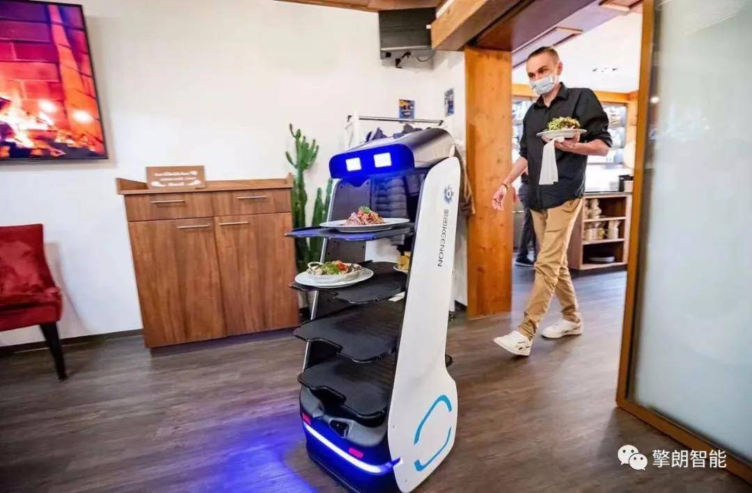 擎朗智能送餐机器人助力海外餐厅重焕活力