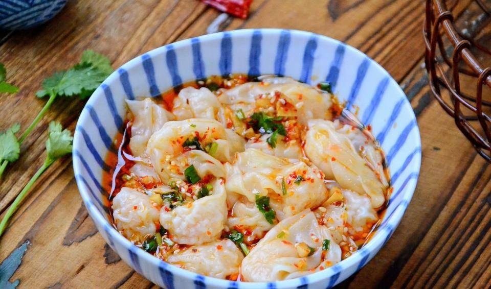 大蒜头|最近女儿点名要吃此早餐,鲜美多汁很开胃,五分钟煮一锅简单省事