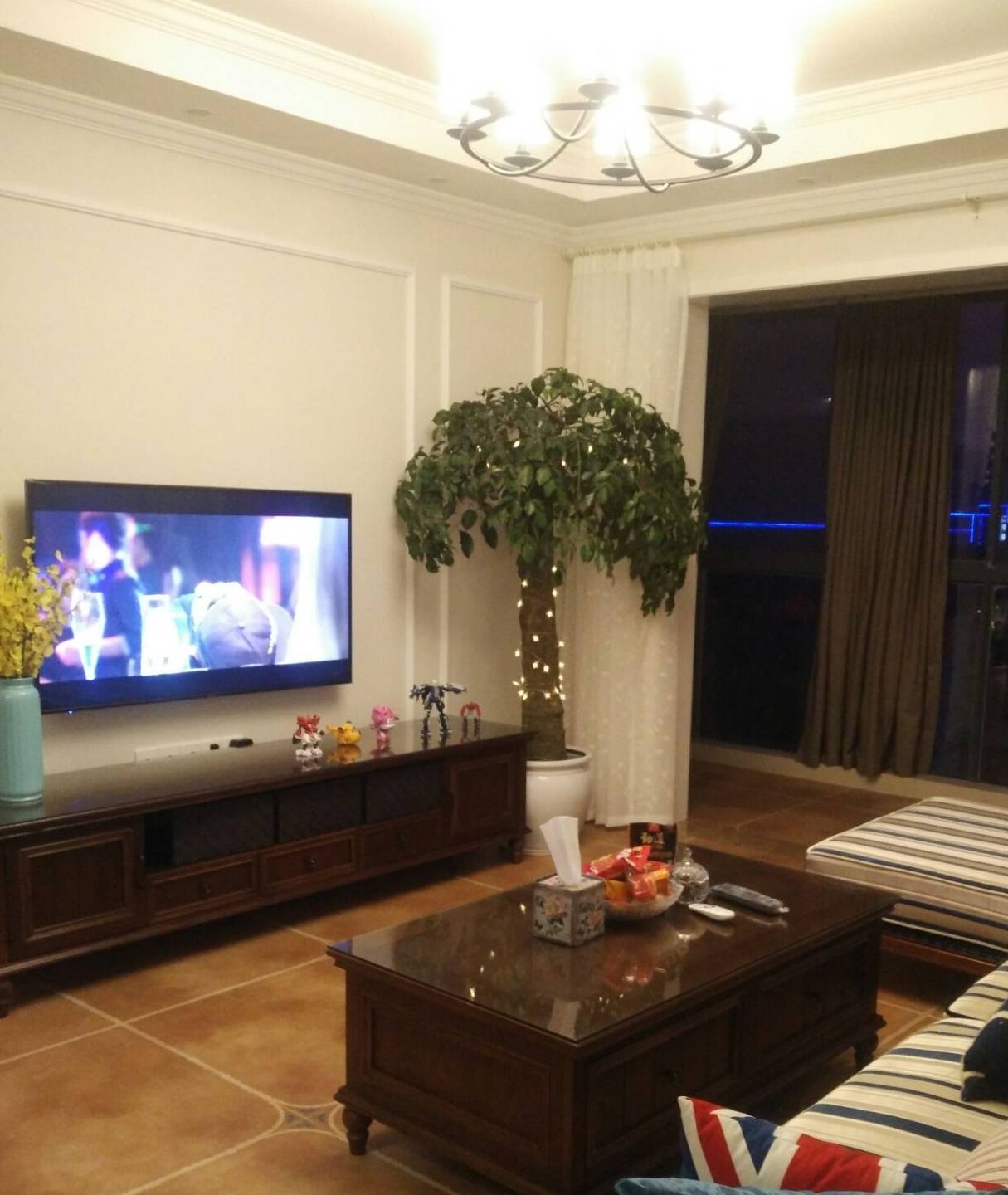 106平的三房 就这样简单的装修一下 朋友都说客厅好漂亮 感觉