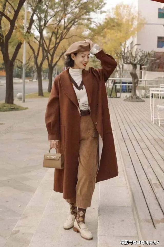 皮鞋 今年穿风衣,别再配马丁靴了!建议试试这3双鞋,显高时髦还高级