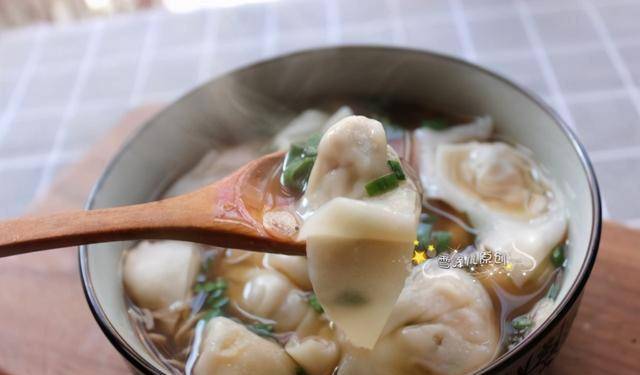 虾皮|早餐我家这样吃,比饺子简单比面条好吃,一碗下肚热乎乎真舒服