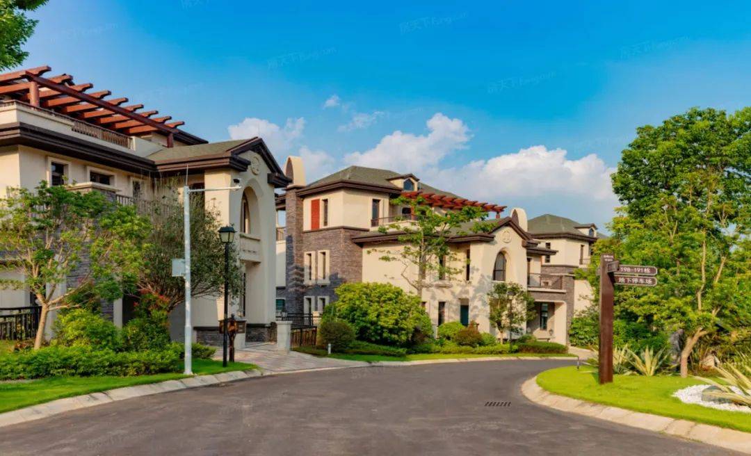 最新关注-东莞【莲湖山庄别墅】营销中心咨询热线;400-0333-992_松山