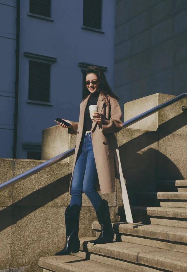 短裙 今年最流行的保暖穿搭，时髦好看的“不露腿”搭配