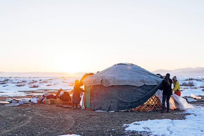 原创蒙古、俄罗斯见闻|睡蒙古包被冻醒，贝加尔湖的绝色美景很震撼