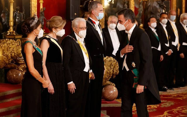 原创西班牙王室举行国宴莱后黑裙配奢华皇冠太美大颗钻石项链耀眼