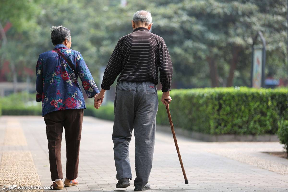 血液|富豪换血实验被超越？《Aging》： 年轻细胞可逆转老年造血功能