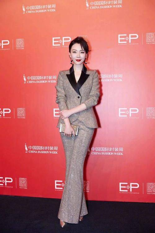 皱纹 陈数气场一流，脸上皱纹明显却不影响美感，越老越有韵味了！