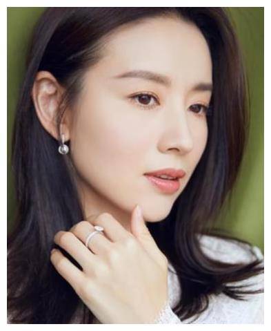 当曹操、周瑜这些枭雄以及大小乔、貂蝉这些美女们身处现