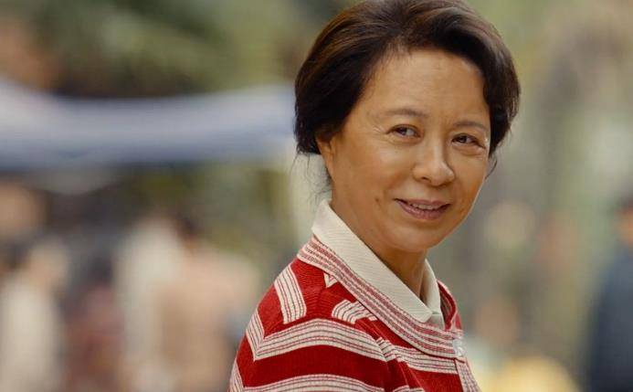 父亲|电影《你好李焕英》，贾文田并不是负面的形象，只不过被边缘化