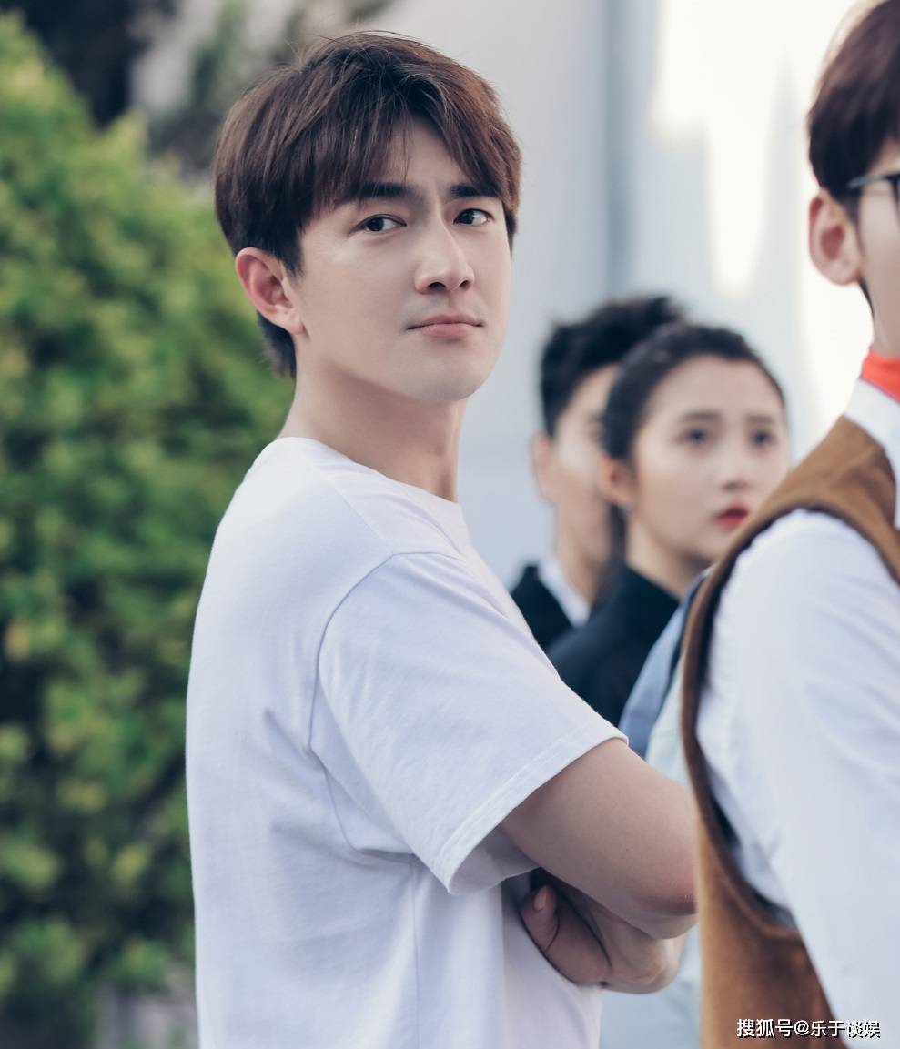 推理|社交达人和梗王的较量!李易峰靠看相推理,但是被林更新怀疑是X