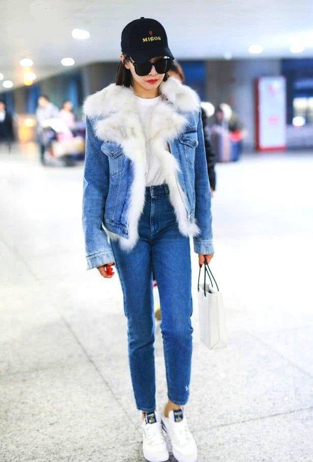 套装 宋茜私服穿搭尽显少女感，一身牛仔套装反着穿，竟将时髦拿捏住了