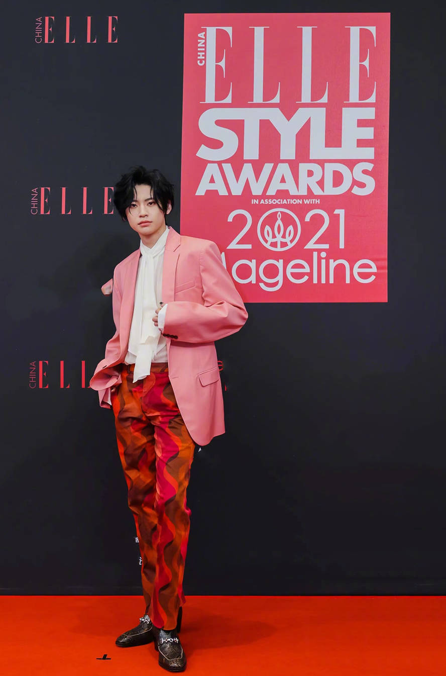 时装 75位明星的ELLE时装造型，王源、热巴，关晓彤，身心造型惹人爱