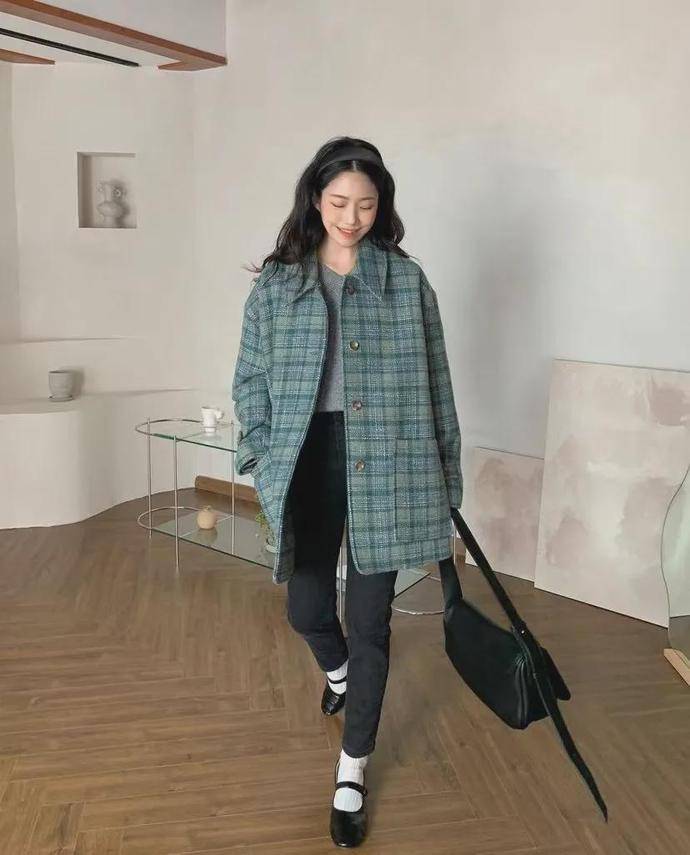 什么 大衣里面穿什么？这几件内搭好看到爆