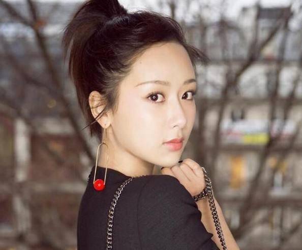 调整女明星发际线变美史：从生硬的美到自然的美，她们都做对了什么？
