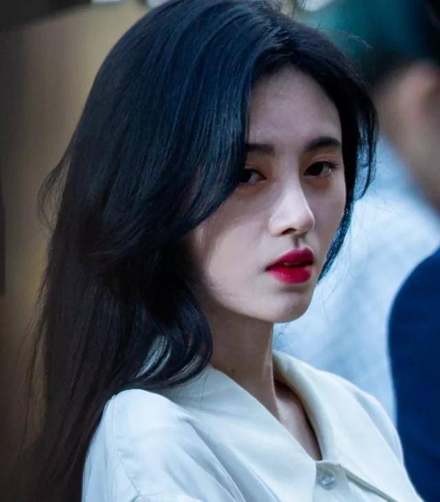 能力鞠婧祎化妆师曝其脸小不用修容,评论区翻车,化妆师水平被质疑