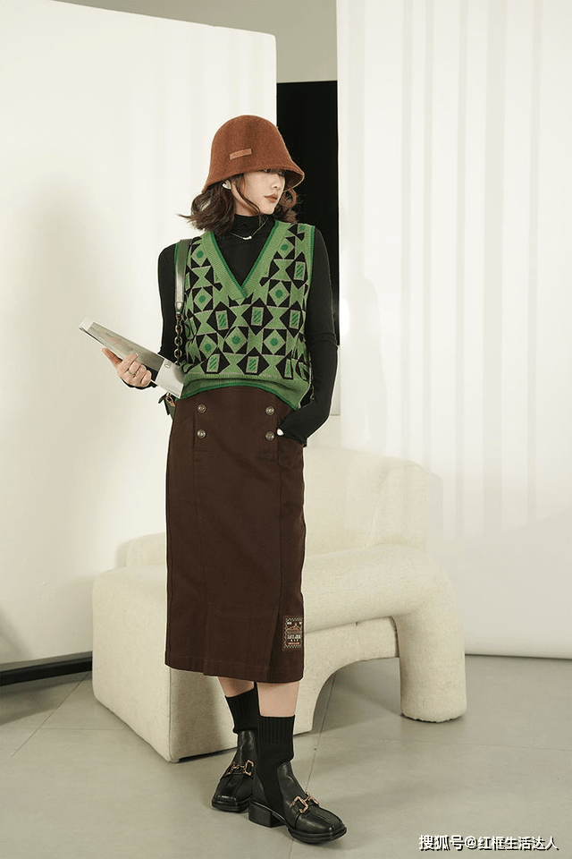 曲线美 冬季“半身裙”怎么穿更好看？建议从这4个方面入手，优雅显高挑