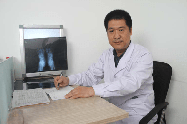 发展缓慢|上海健桥医院拇外翻王庆成：怎样防止拇外翻越来越严重