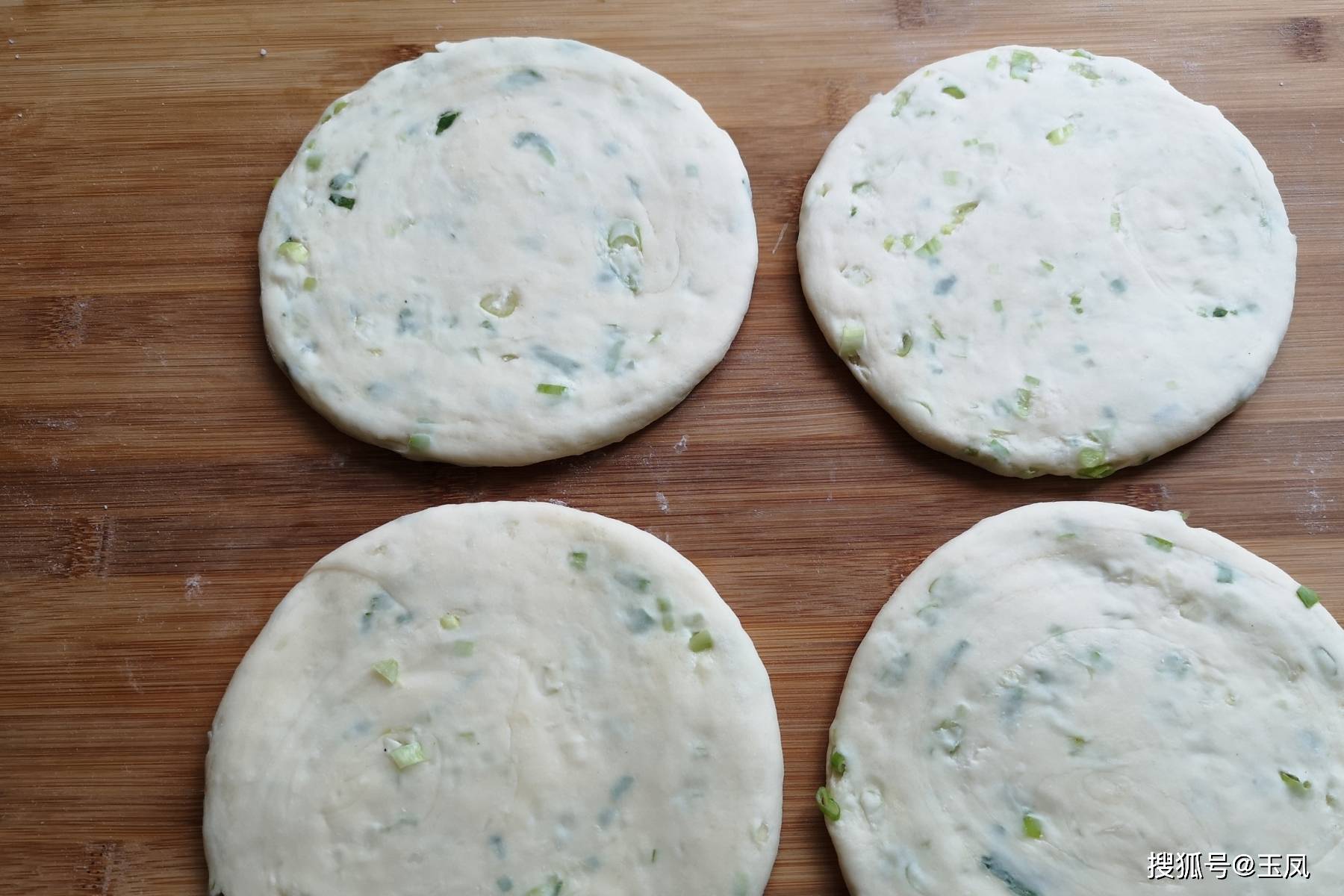 葱花|3块钱做10张手抓饼,一周早餐不用早起,外酥里软,层次多,真香