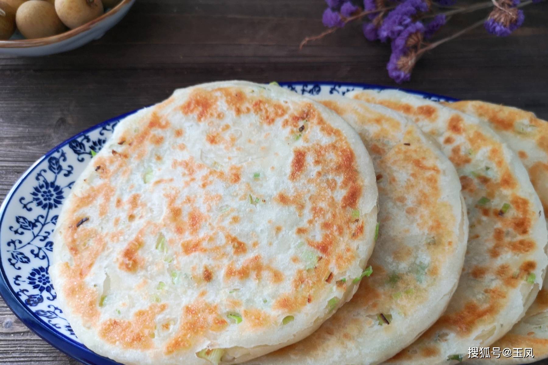 葱花|3块钱做10张手抓饼，一周早餐不用早起，外酥里软，层次多，真香