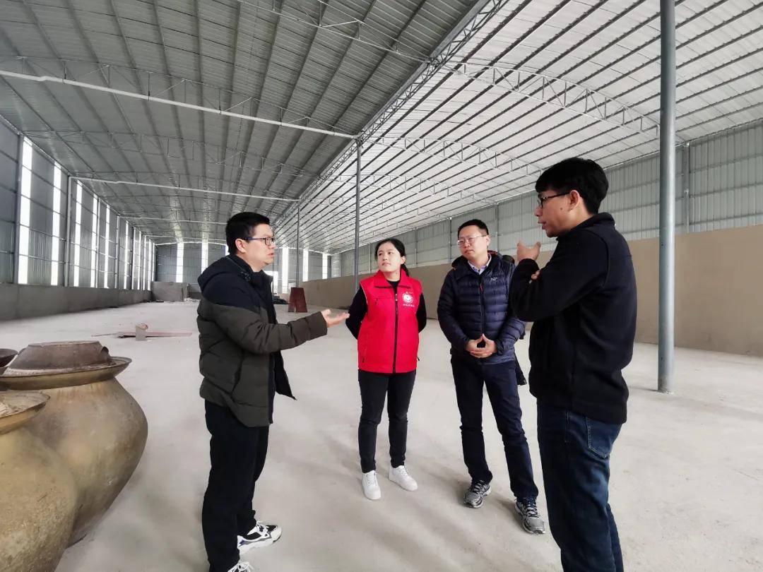 高校教授上门为企业解决关键技术难题_黔江区