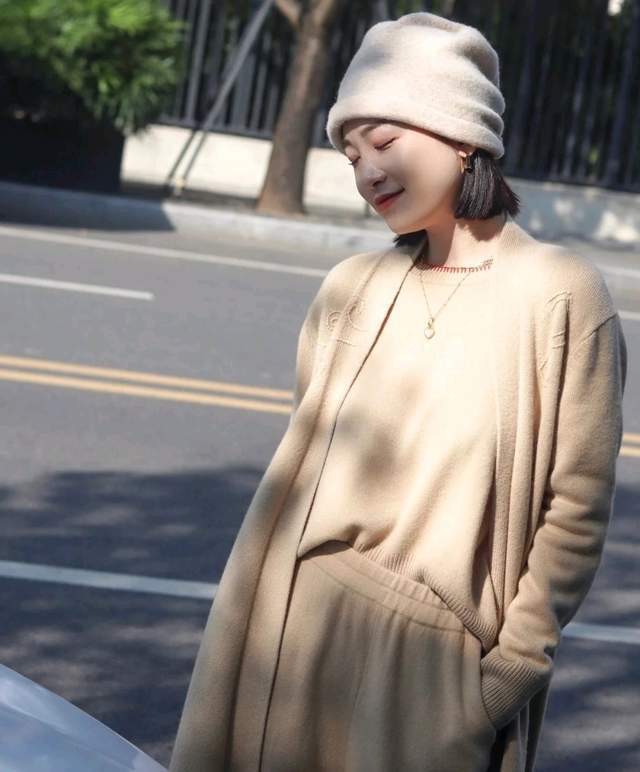 服装 冬天穿衣别太普通，可以借鉴这三套穿搭示范，满满的高级感