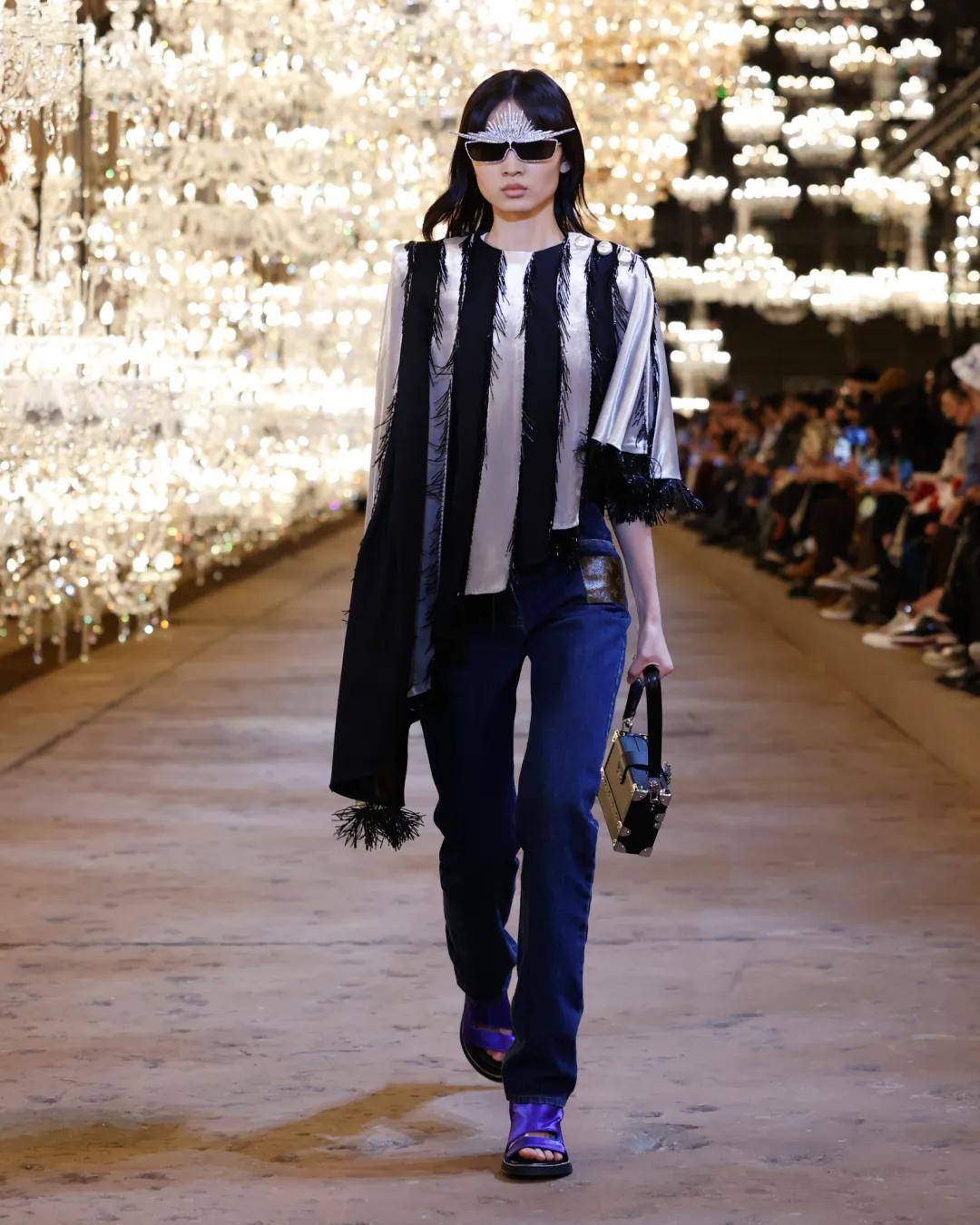 Vuitton 路易威登运1200盏华灯来上海办舞会,章子怡刘嘉玲舒淇全来了!