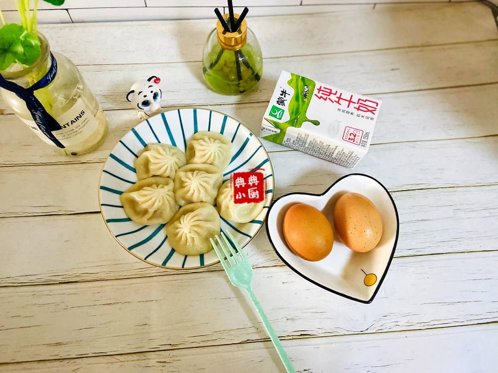 汤汤水|小朋友爱吃炒饭，所以最近的早餐偏中式，做法超简单