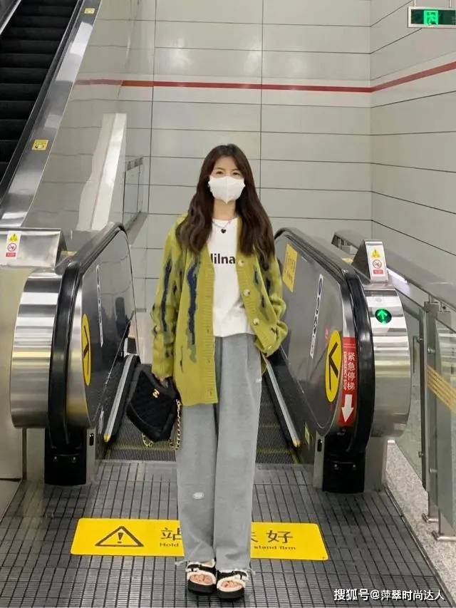 服装 女孩会穿衣更显气质，借鉴素人博主的穿搭，优雅又有女人味