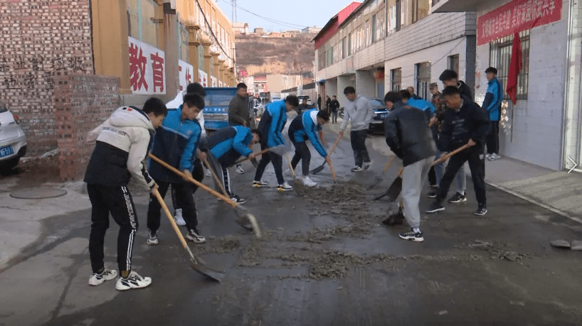 方山|方山：爱国卫生大扫除 职高学子在行动