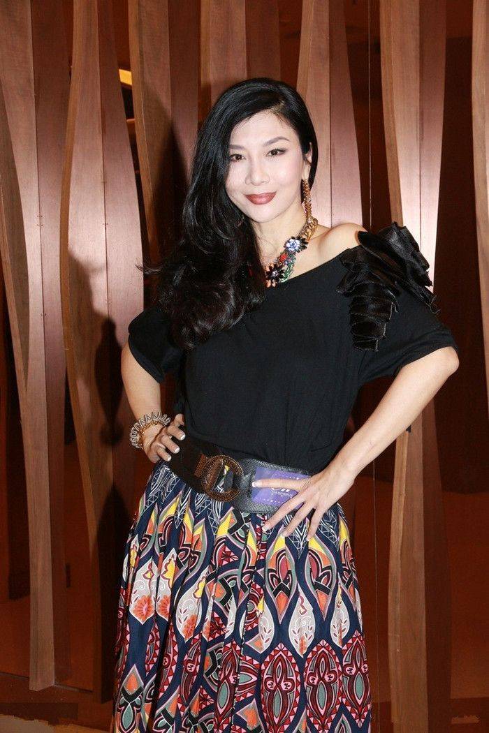 原创吴家丽曾被称为最性感的女星在香港红极一时56岁仍风韵犹存