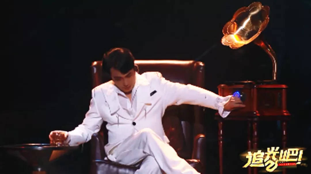 治愈|《追光吧！》，是张卫健、吴镇宇们给自己的一次“去油治愈”之旅