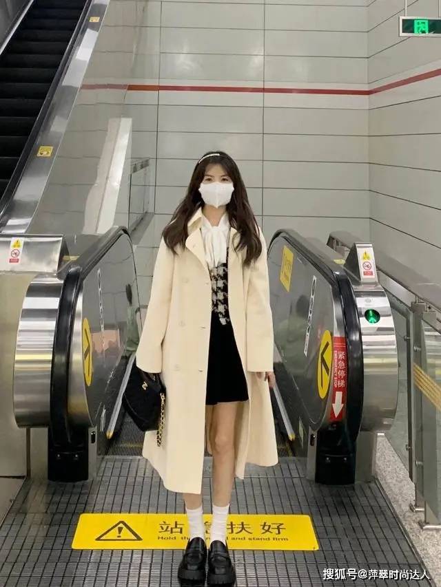 服装 女孩会穿衣更显气质，借鉴素人博主的穿搭，优雅又有女人味