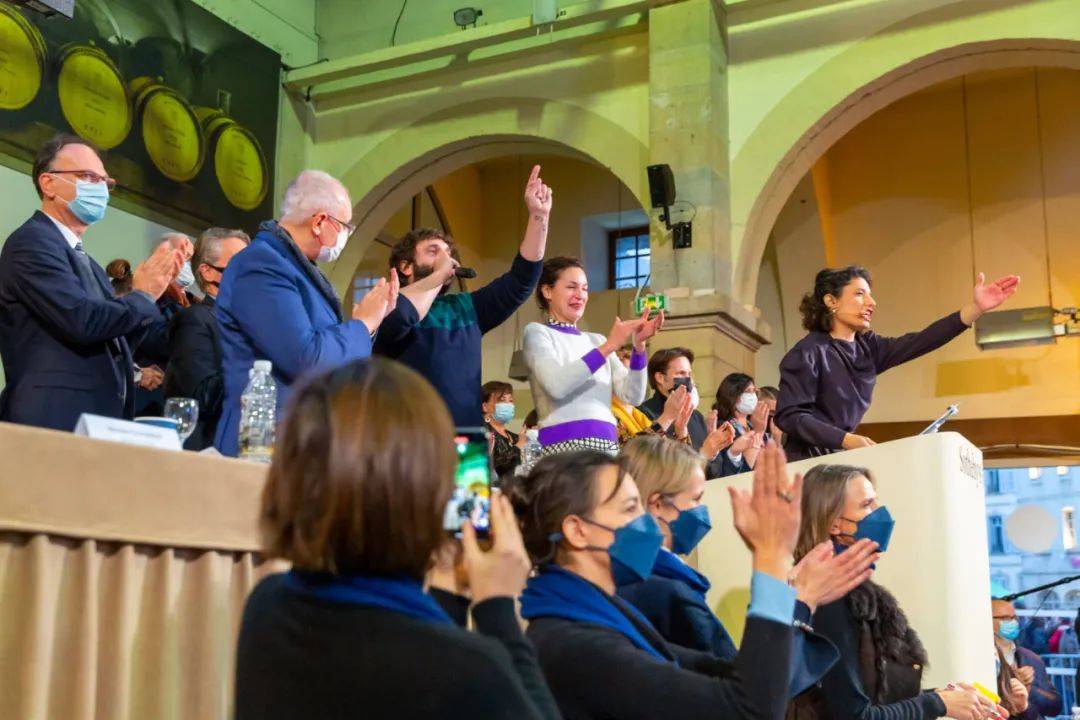 de|葡萄酒拍卖成为一门好生意:伯恩济贫院慈善拍卖再创新高