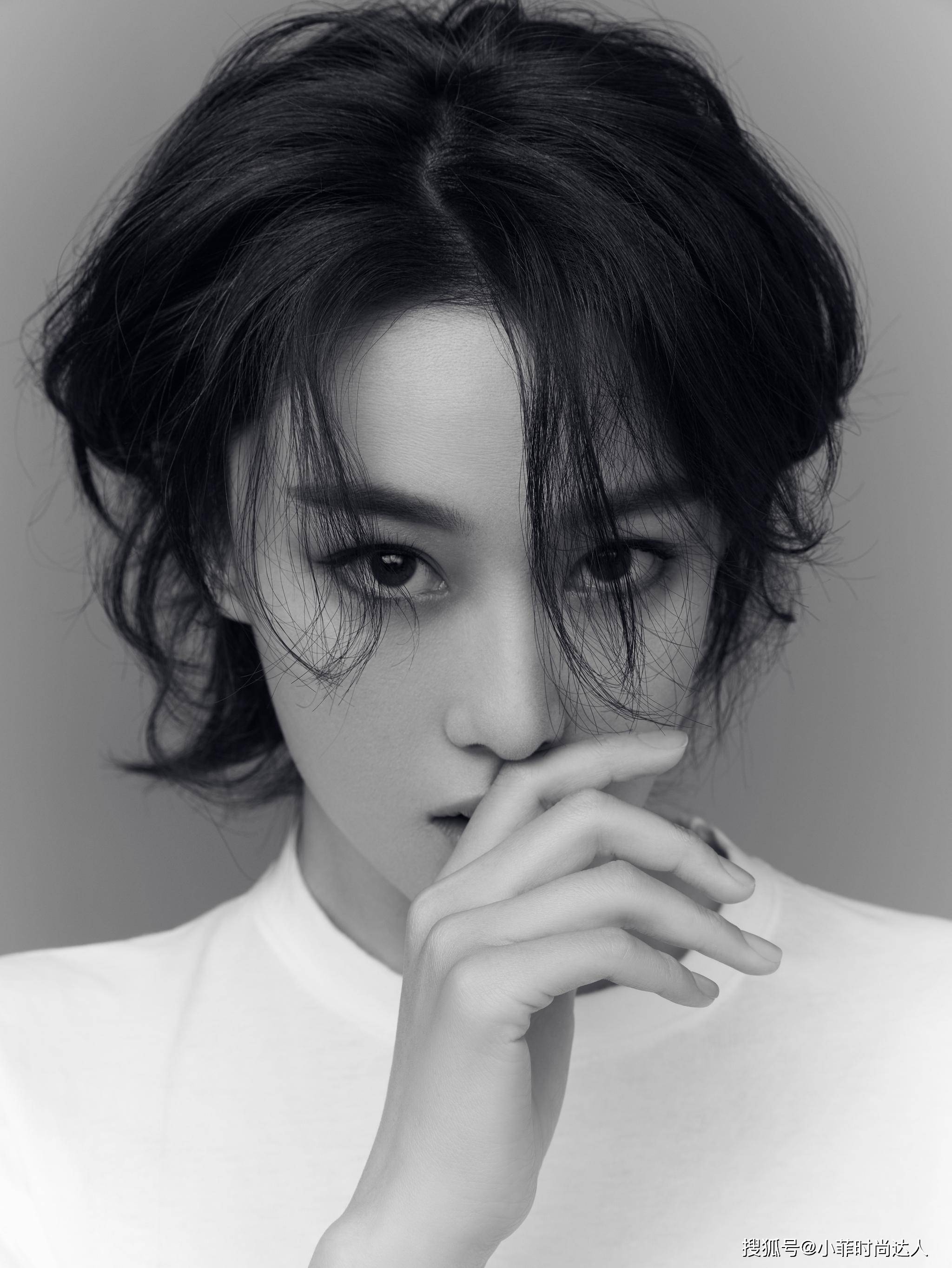 张馨予是天生的美人胚子,五官立体精致,英姿飒爽,俏丽过人._短发